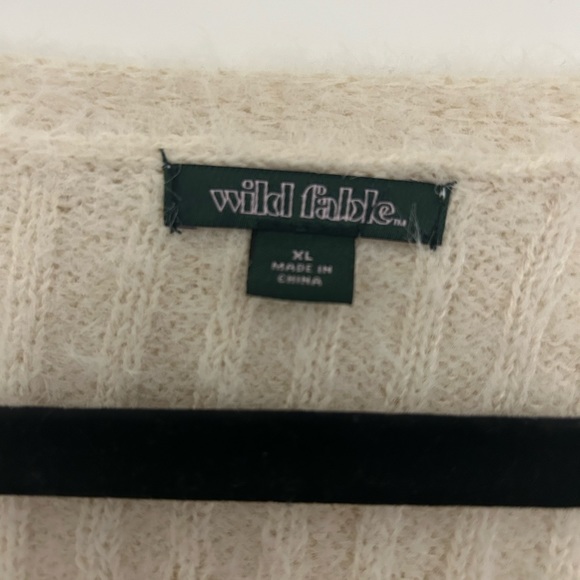 Wild The Fable Fuzzy Cropped Cardi - Picture 2 of 2